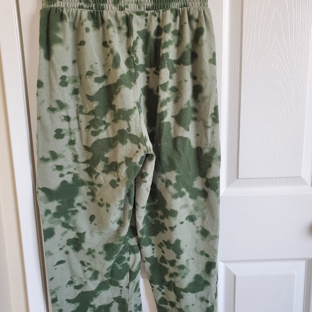 Guns N Roses Camouflage Green Sweats - Picture 5 of 7